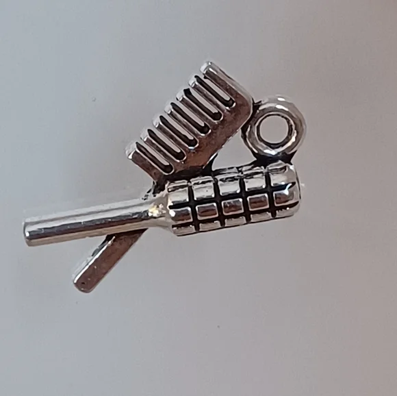 Comb & Brush Charm - Picture 2 of 2